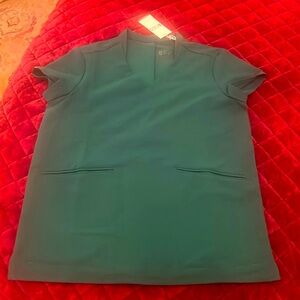 FIGS Dolores Top, Scrubs Medical Wear New with Tags Size X-Small Green Color